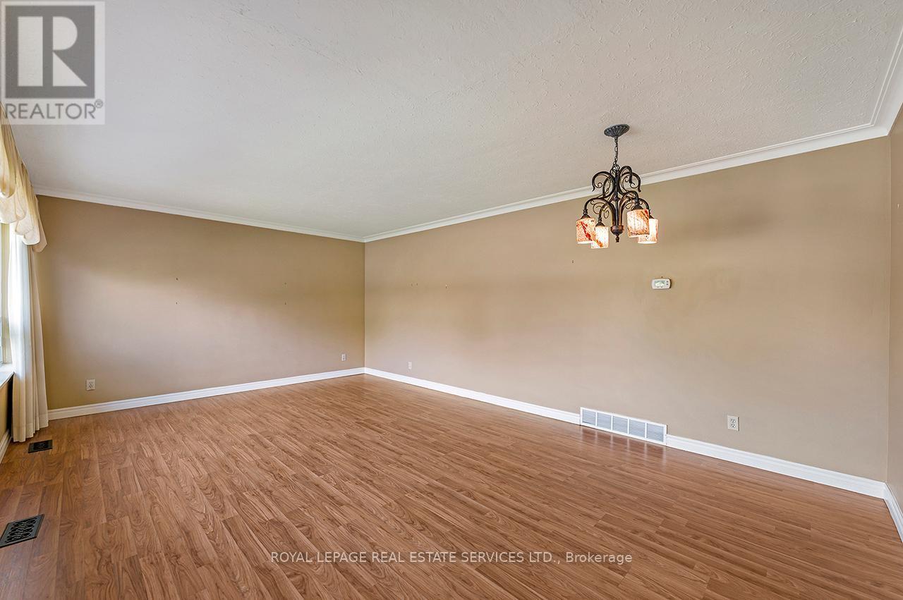 












340 LEONARD STREET

,
Caledon,




Ontario
L7E4Y7


