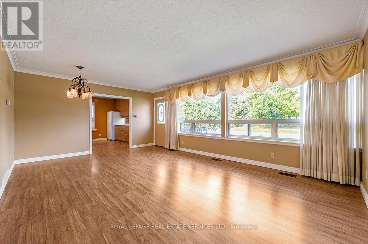 












340 LEONARD STREET

,
Caledon,




Ontario
L7E4Y7

