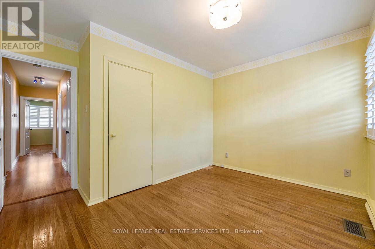 












340 LEONARD STREET

,
Caledon,




Ontario
L7E4Y7

