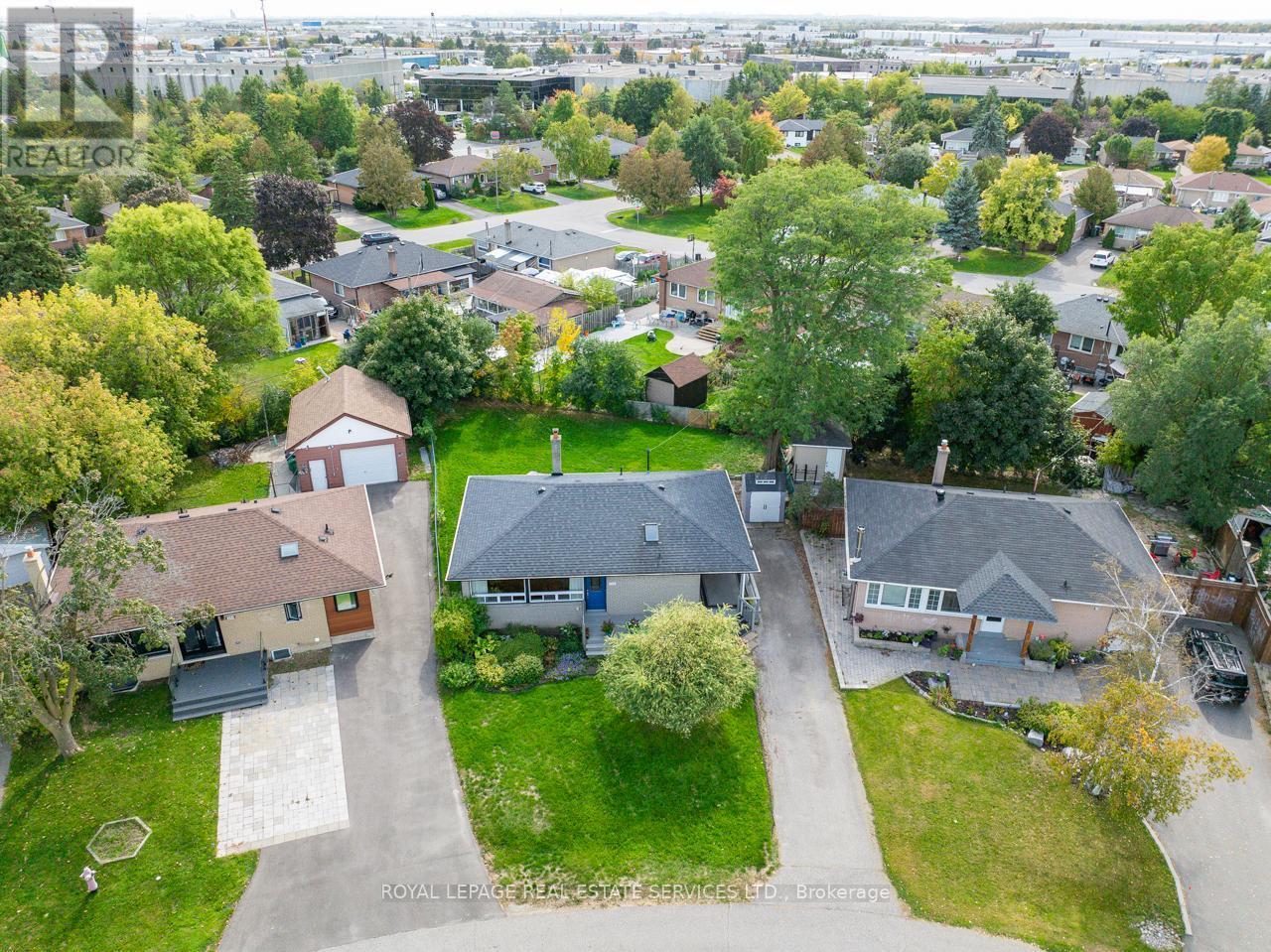 












340 LEONARD STREET

,
Caledon,




Ontario
L7E4Y7

