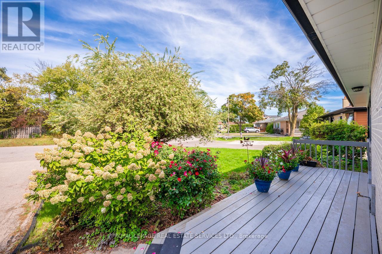 












340 LEONARD STREET

,
Caledon,




Ontario
L7E4Y7

