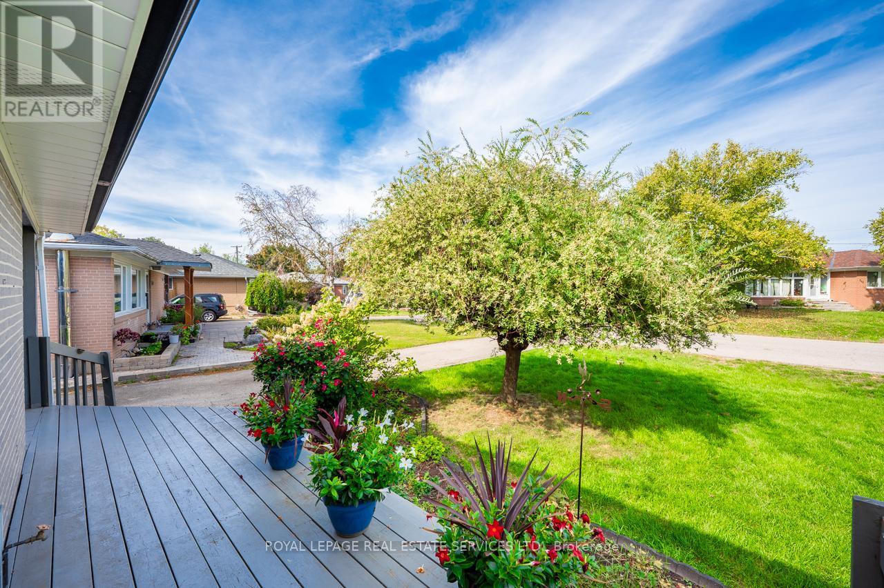 












340 LEONARD STREET

,
Caledon,




Ontario
L7E4Y7


