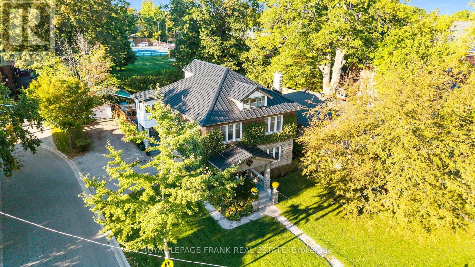 












30 LOWE STREET

,
Clarington (Bowmanville),




Ontario
L1C1X5

