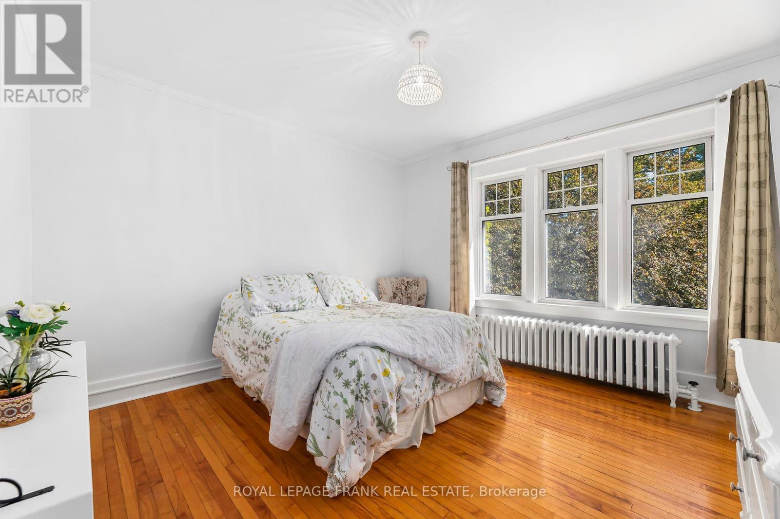 












30 LOWE STREET

,
Clarington (Bowmanville),




Ontario
L1C1X5

