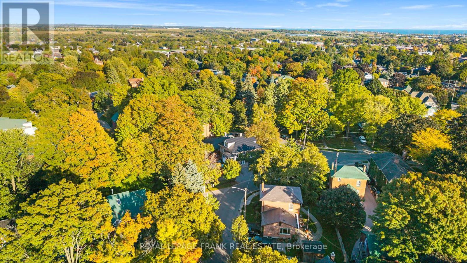 












30 LOWE STREET

,
Clarington (Bowmanville),




Ontario
L1C1X5


