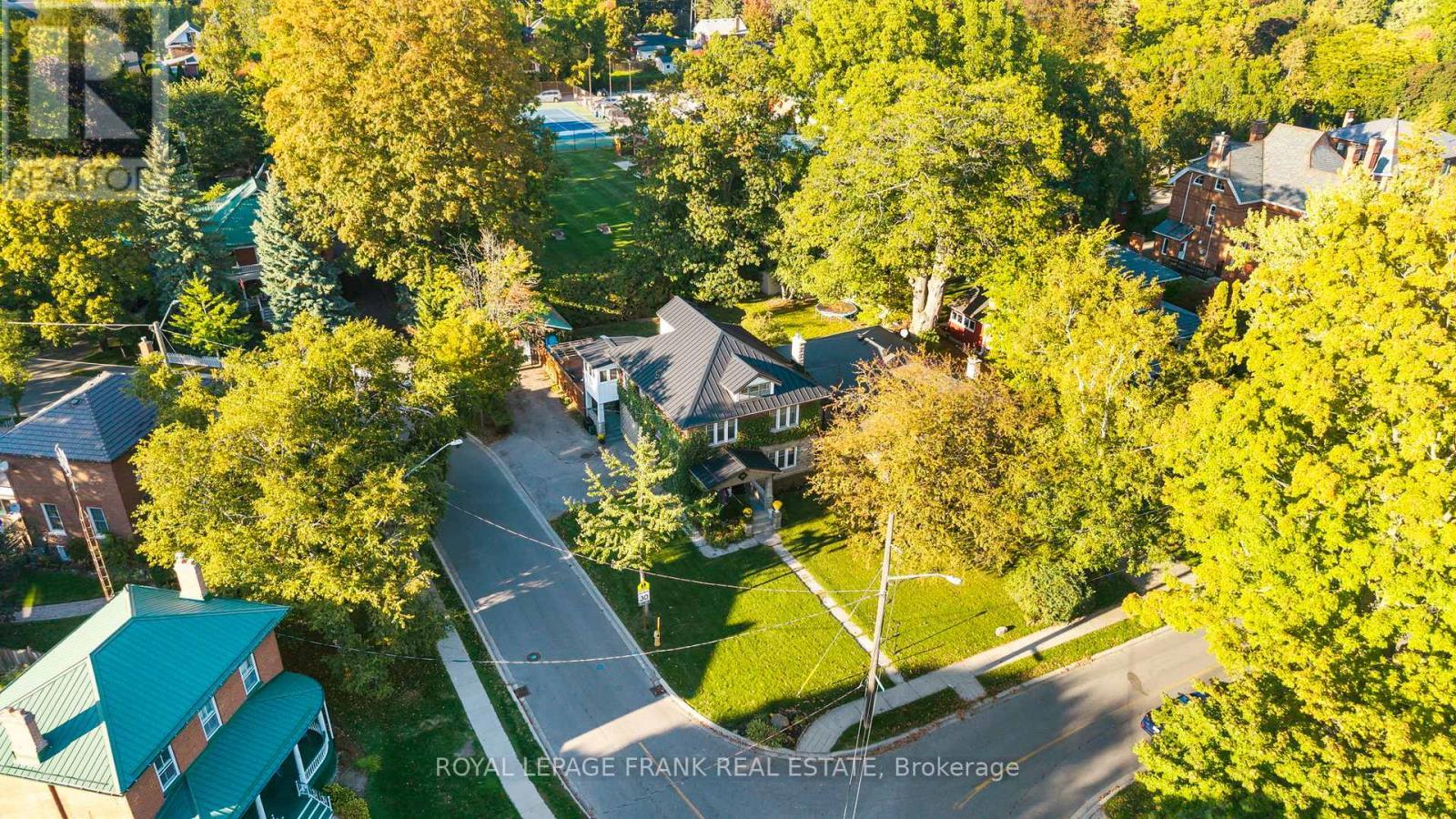












30 LOWE STREET

,
Clarington (Bowmanville),




Ontario
L1C1X5

