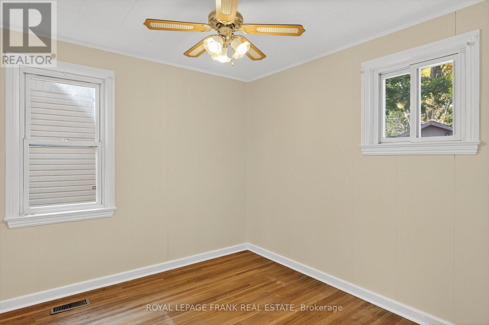 












859 GEORGE STREET N

,
Peterborough (Northcrest Ward 5),




Ontario
K9H3T6

