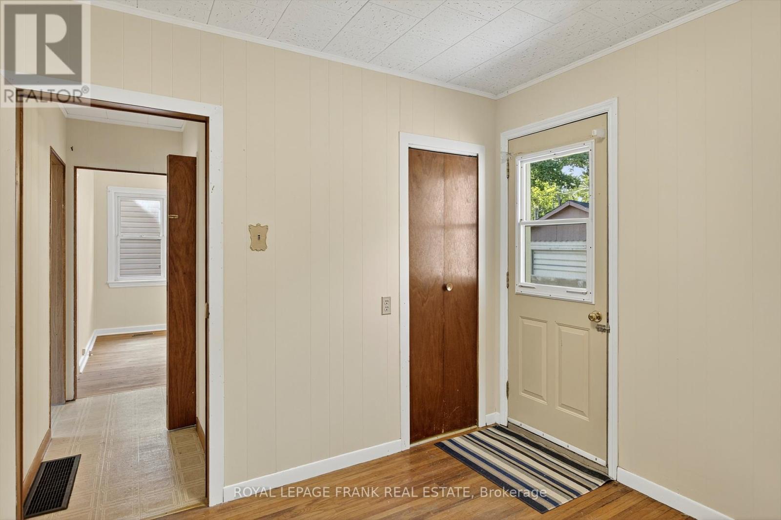 












859 GEORGE STREET N

,
Peterborough (Northcrest Ward 5),




Ontario
K9H3T6

