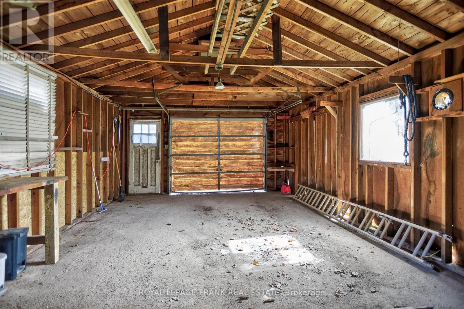 












859 GEORGE STREET N

,
Peterborough (Northcrest Ward 5),




Ontario
K9H3T6


