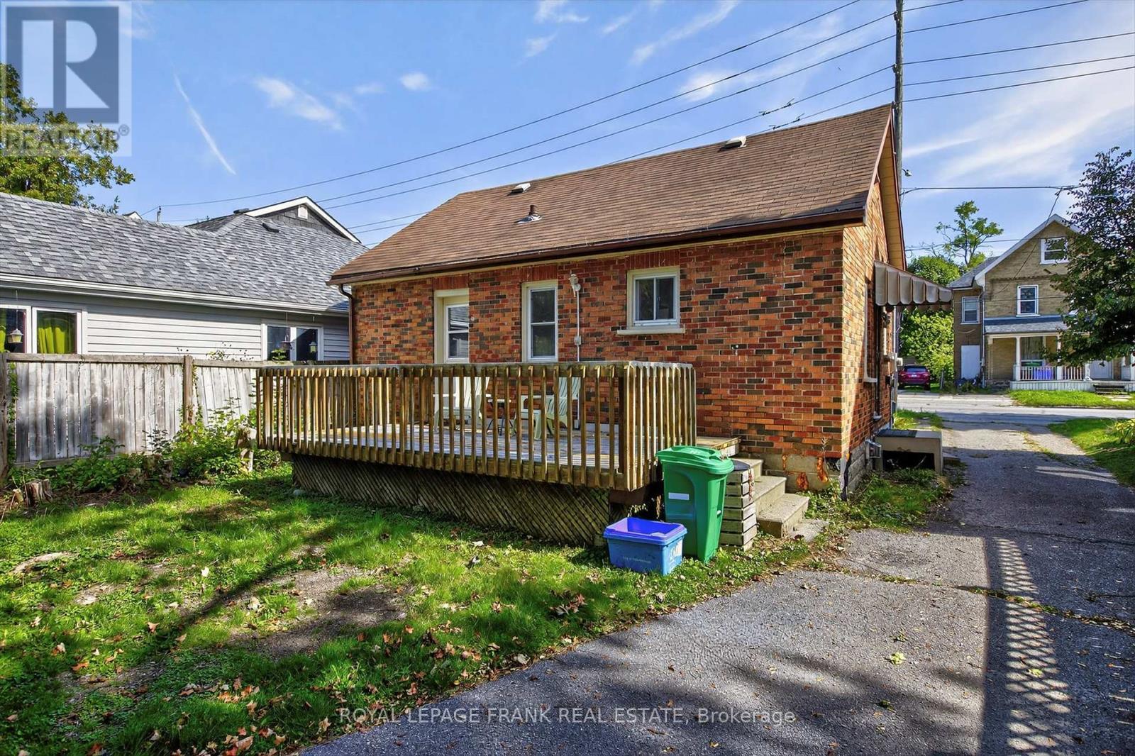 












859 GEORGE STREET N

,
Peterborough (Northcrest Ward 5),




Ontario
K9H3T6

