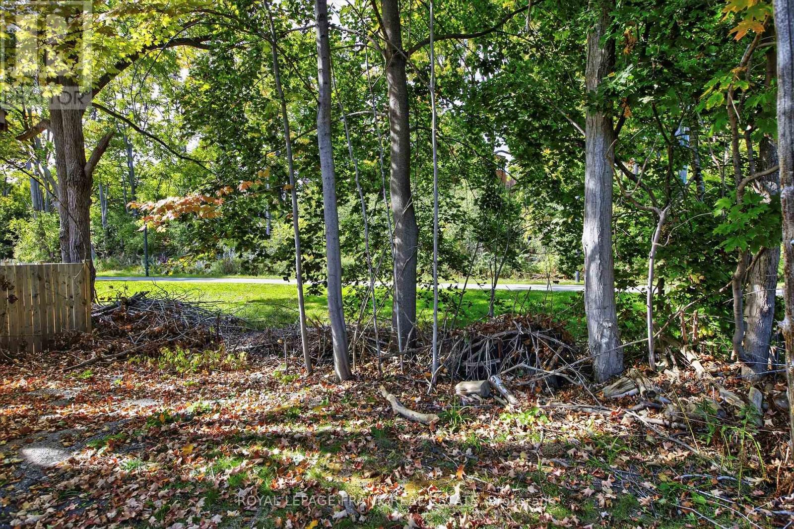 












859 GEORGE STREET N

,
Peterborough (Northcrest Ward 5),




Ontario
K9H3T6


