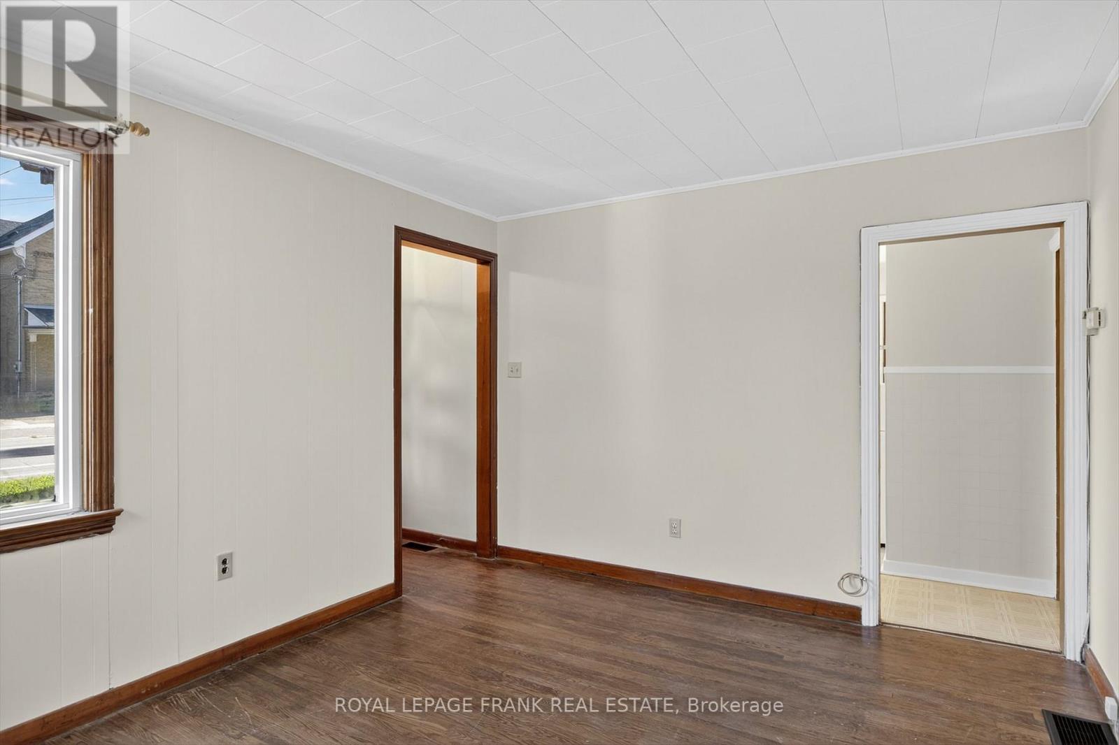 












859 GEORGE STREET N

,
Peterborough (Northcrest Ward 5),




Ontario
K9H3T6

