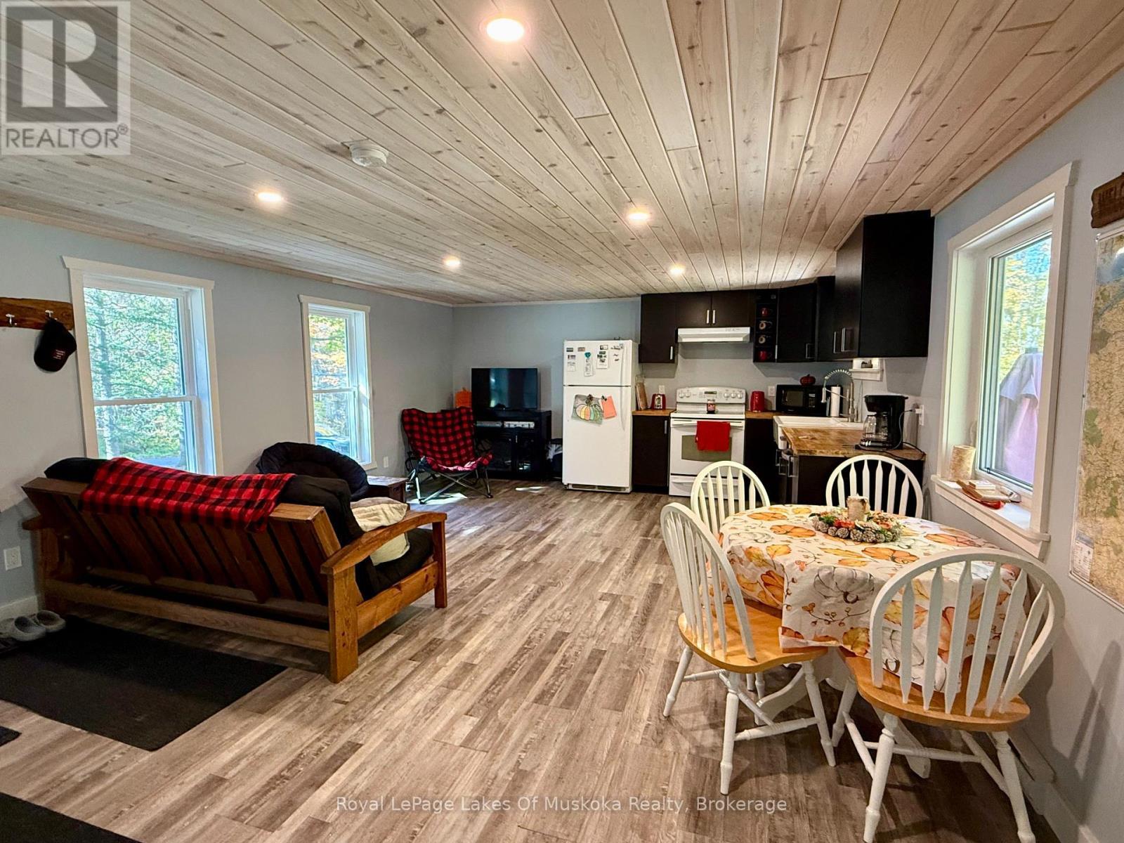 












393 DOE LAKE ROAD

,
Armour,




Ontario
P0A1J0

