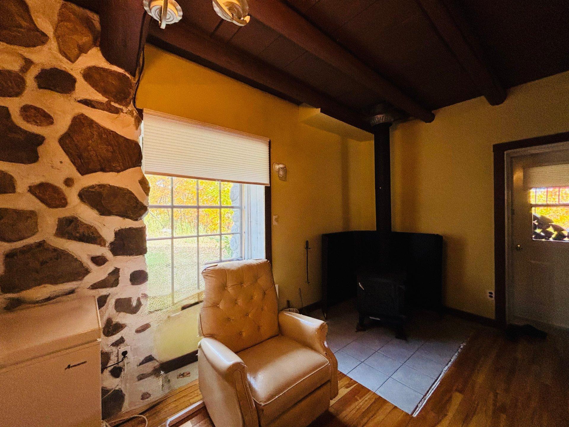 









588


Ch. de l'Artisan

,
Sainte-Lucie-des-Laurentides,




QC
J0T2J0

