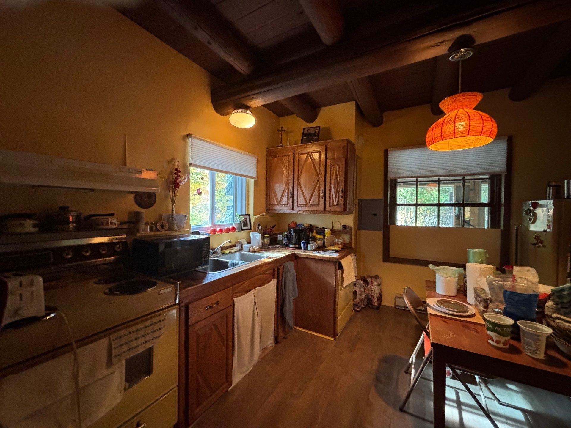 









588


Ch. de l'Artisan

,
Sainte-Lucie-des-Laurentides,




QC
J0T2J0

