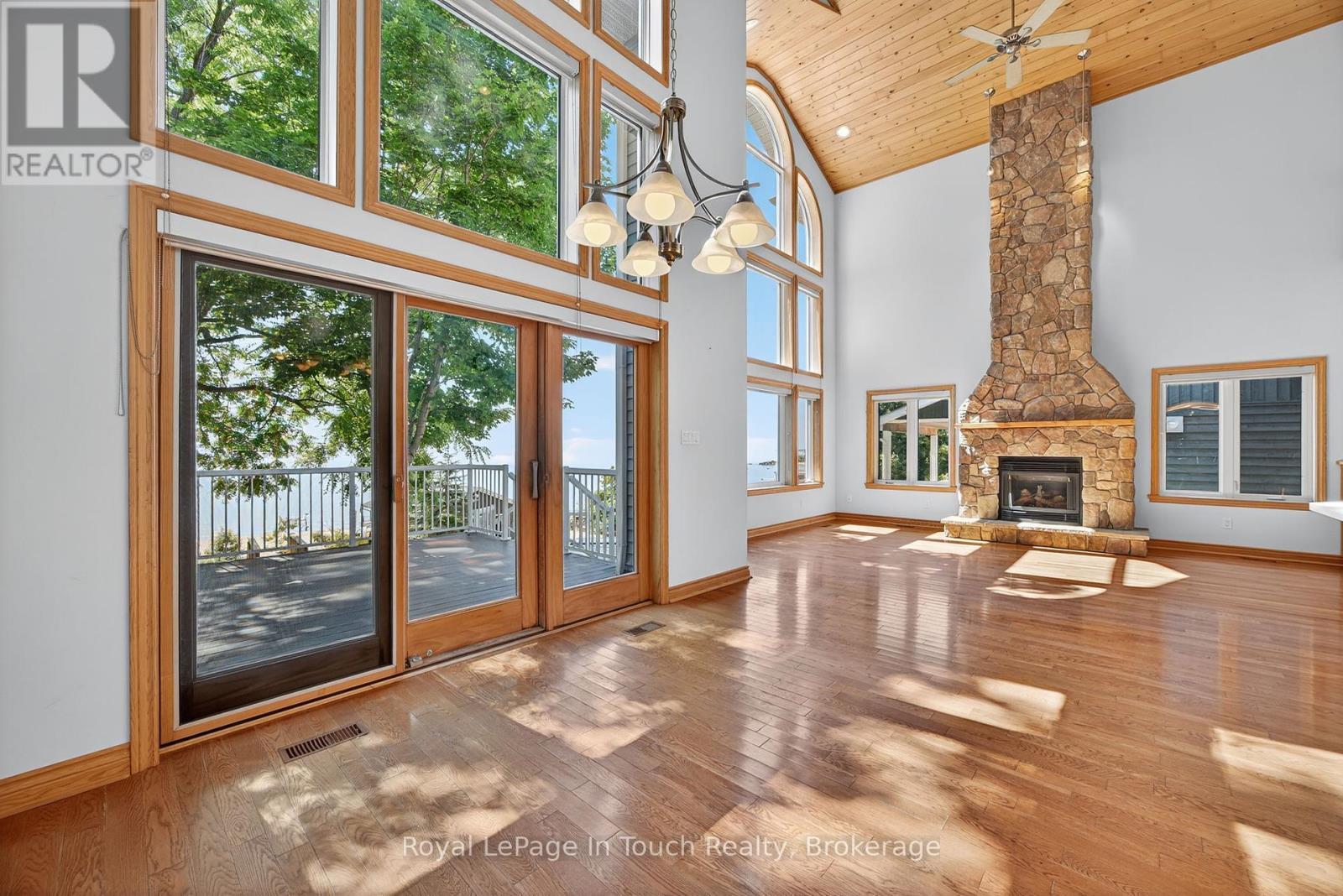 












44 TINY BEACHES ROAD S

,
Tiny,




Ontario
L0L2J0

