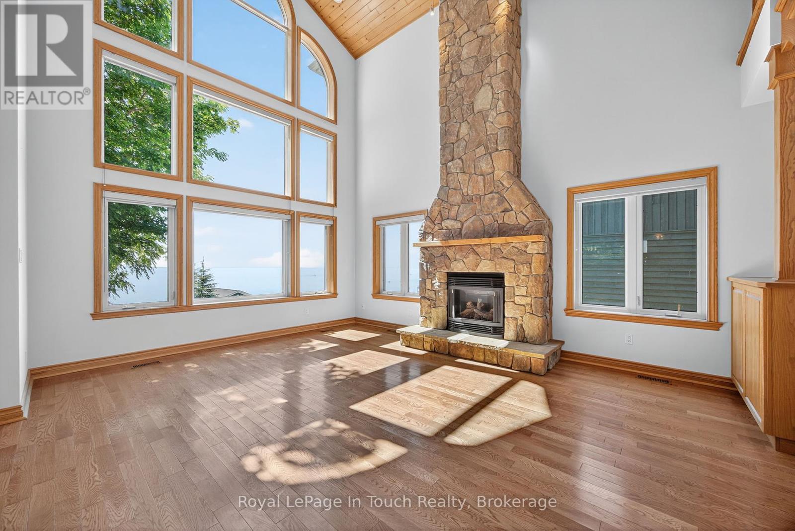 












44 TINY BEACHES ROAD S

,
Tiny,




Ontario
L0L2J0

