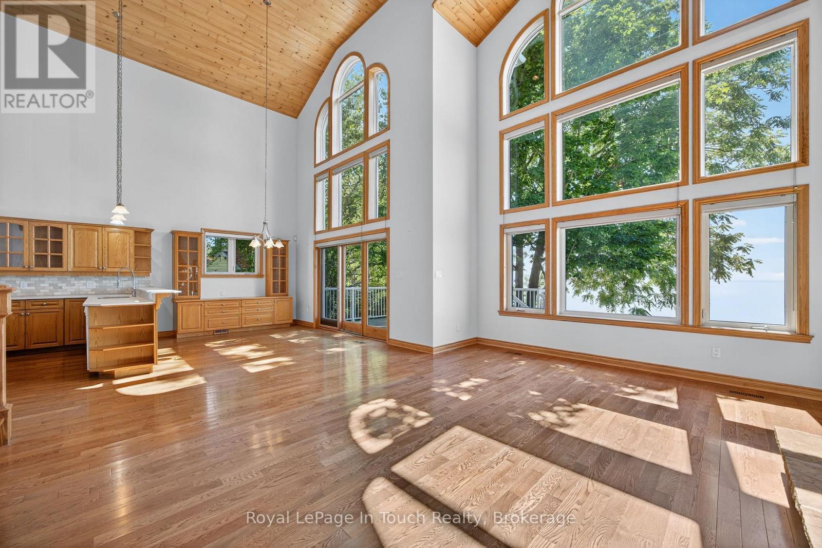 












44 TINY BEACHES ROAD S

,
Tiny,




Ontario
L0L2J0

