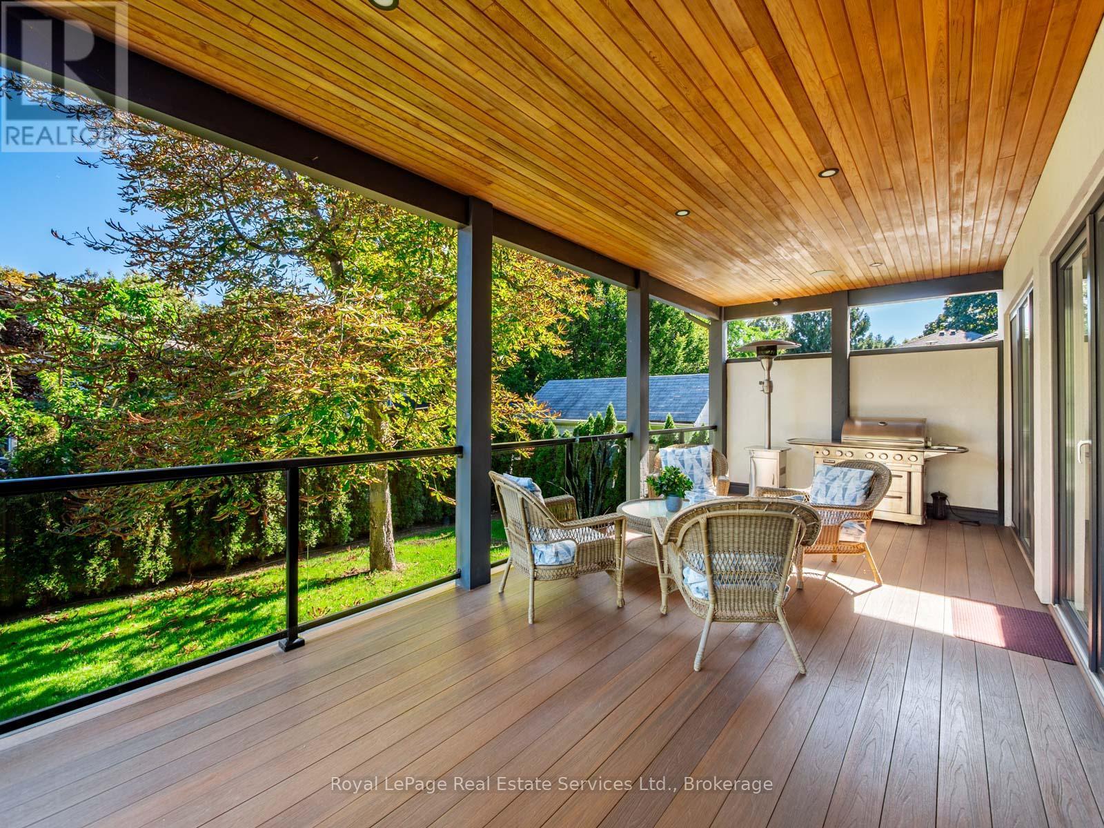 












36 ANDERSON STREET

,
Oakville (CO Central),




Ontario
L6K1A5

