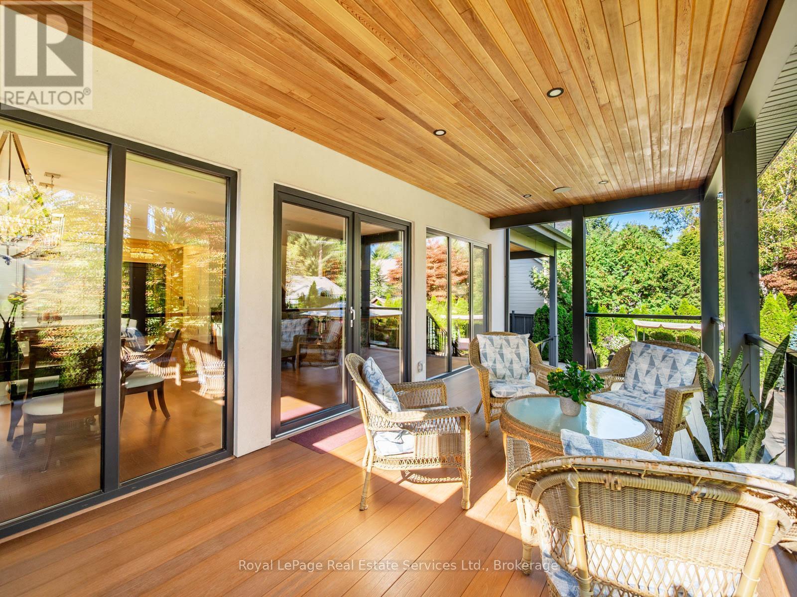 












36 ANDERSON STREET

,
Oakville (CO Central),




Ontario
L6K1A5

