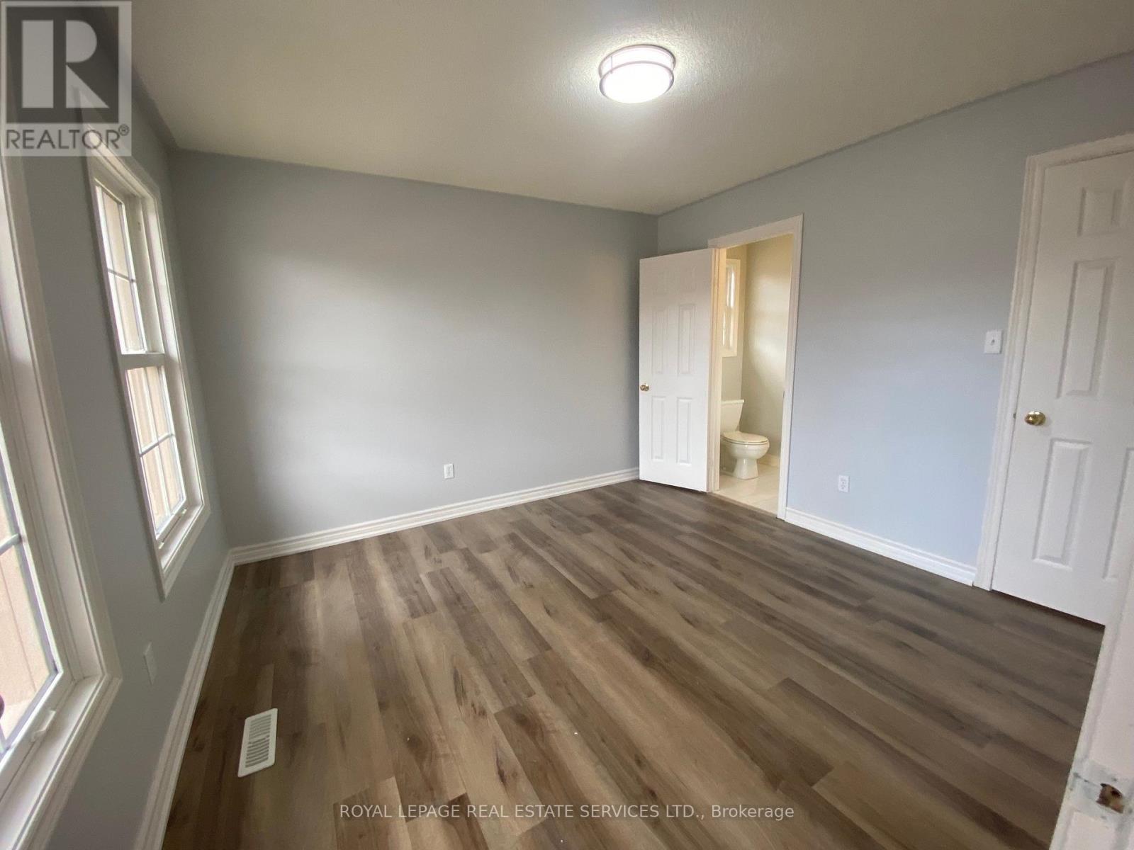 












104 INVERHURON TRAIL

,
Oakville,




Ontario
L6H5Z4

