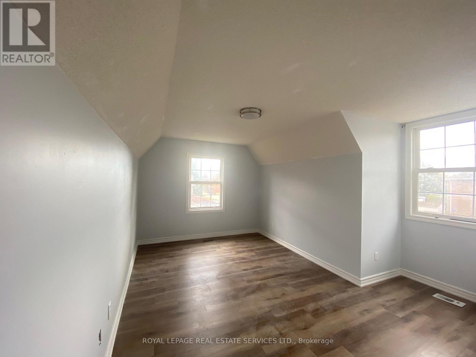 












104 INVERHURON TRAIL

,
Oakville,




Ontario
L6H5Z4

