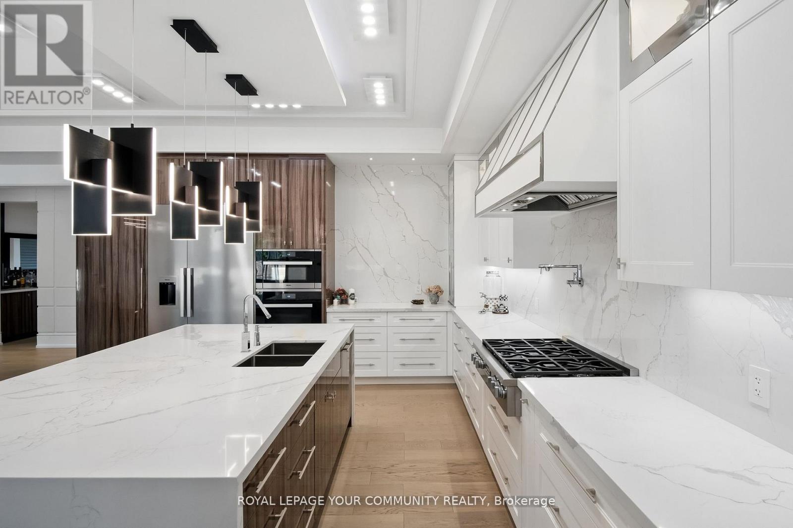 












115 PATRICIA DRIVE

,
King,




Ontario
L7B1H3

