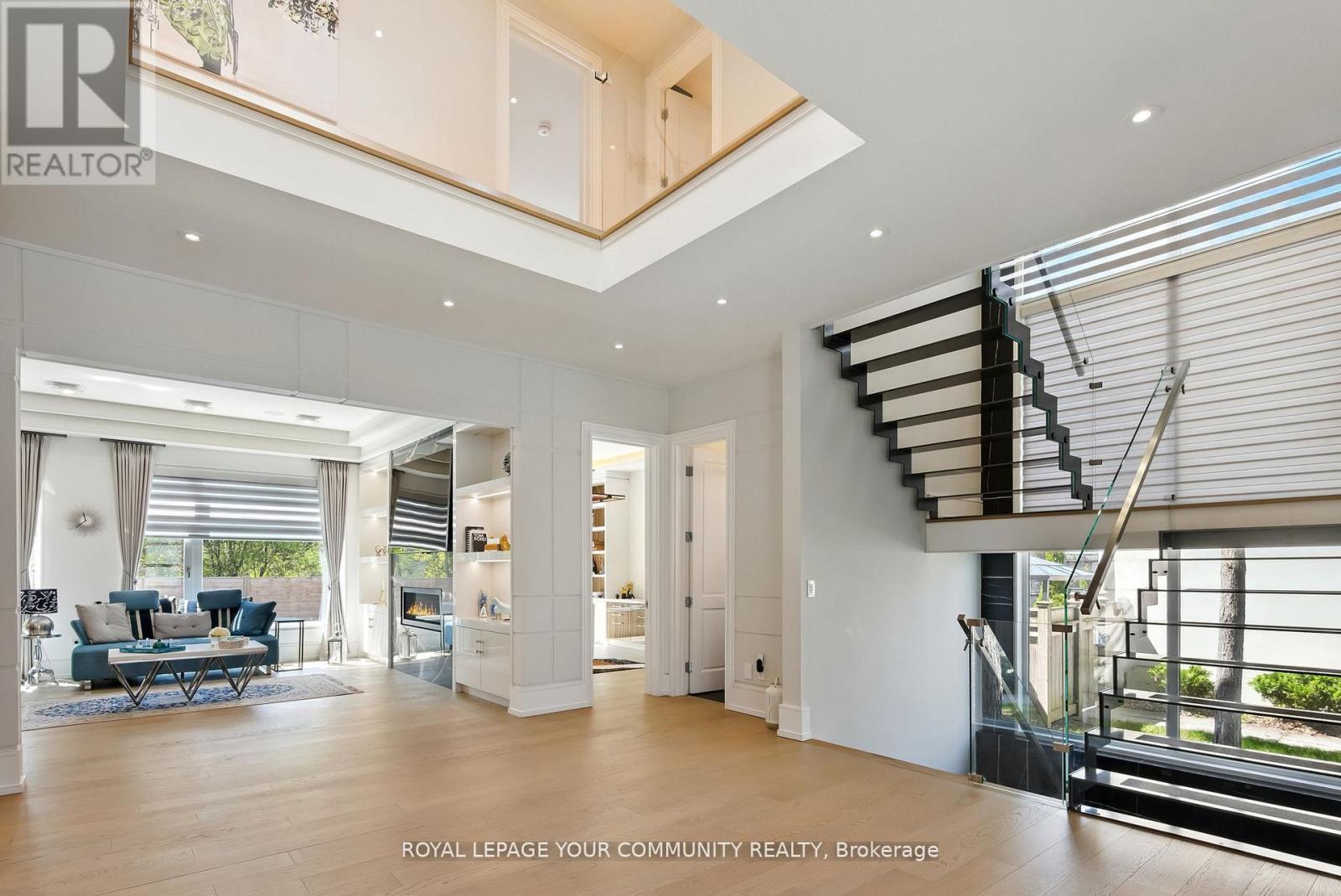 












115 PATRICIA DRIVE

,
King,




Ontario
L7B1H3

