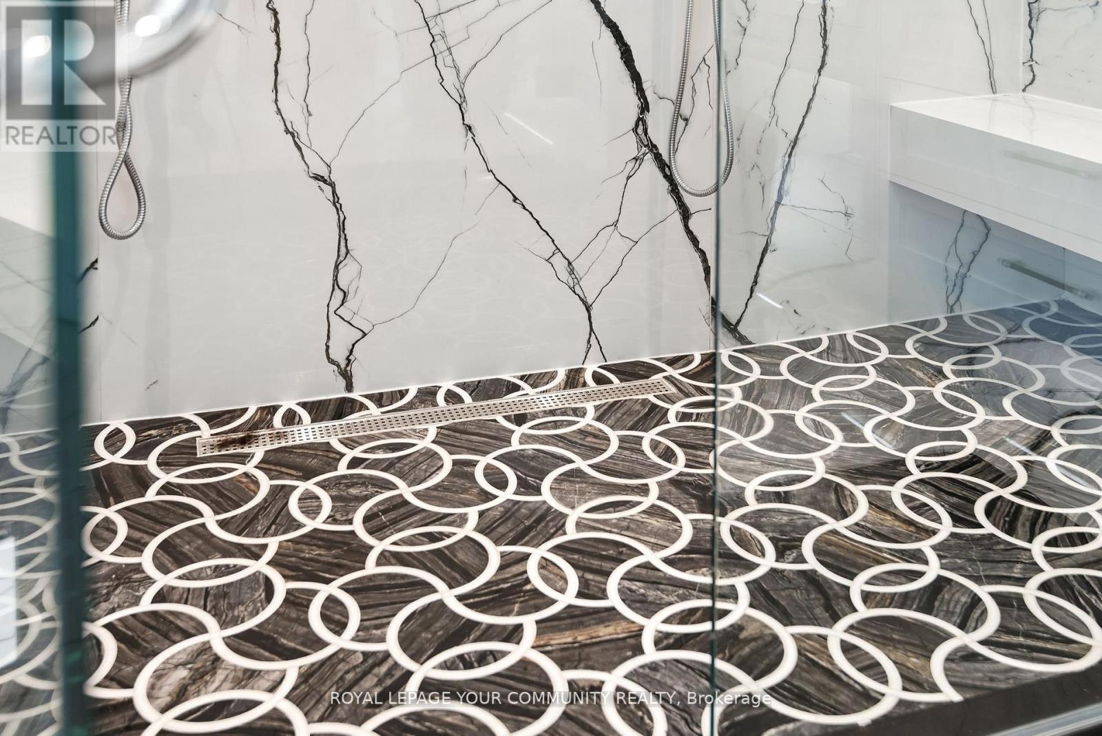 












115 PATRICIA DRIVE

,
King,




Ontario
L7B1H3

