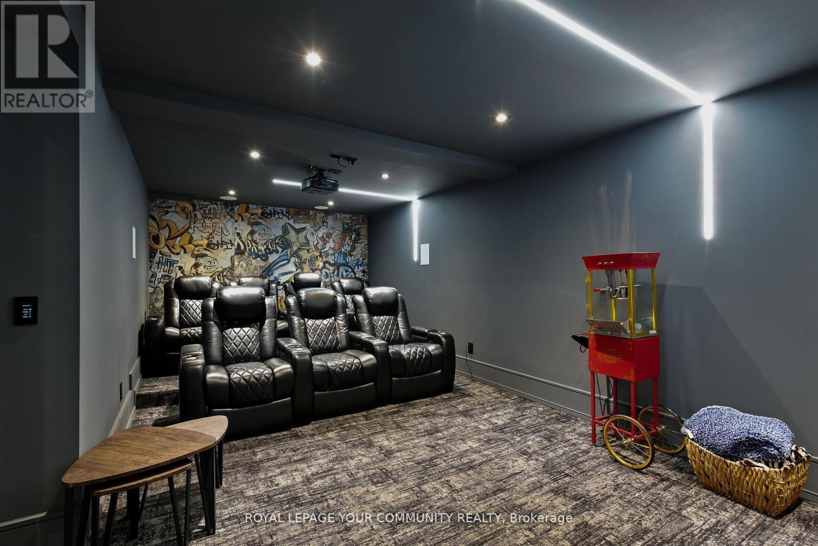 












115 PATRICIA DRIVE

,
King,




Ontario
L7B1H3

