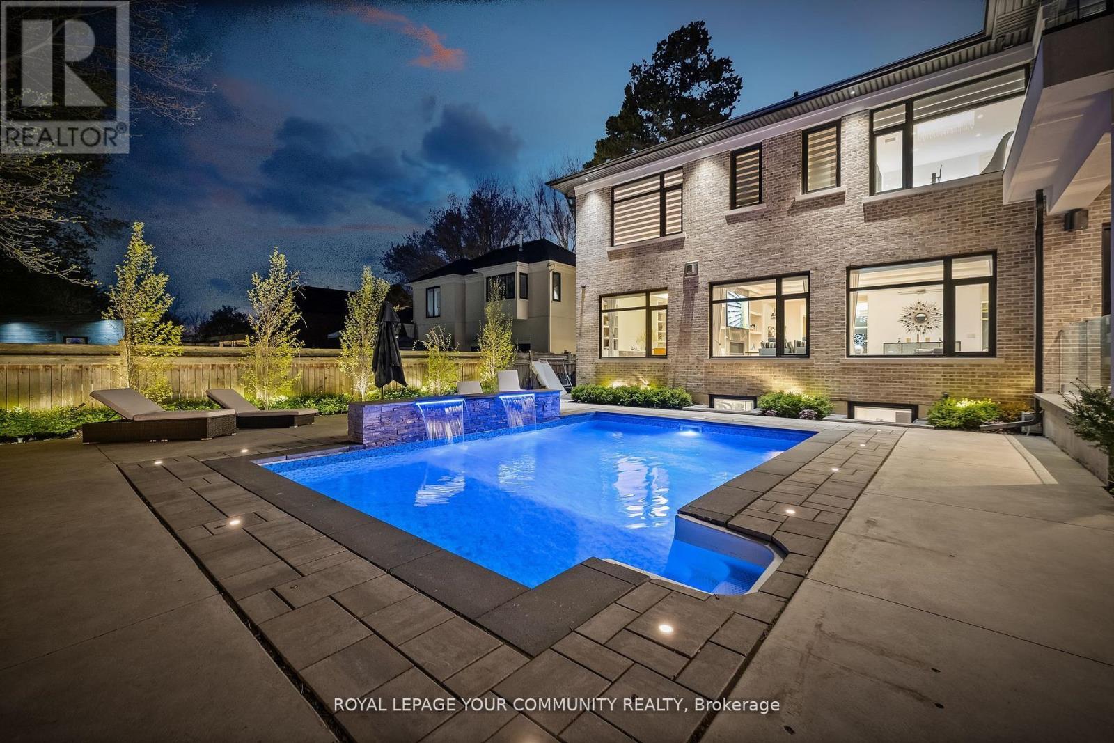 












115 PATRICIA DRIVE

,
King,




Ontario
L7B1H3

