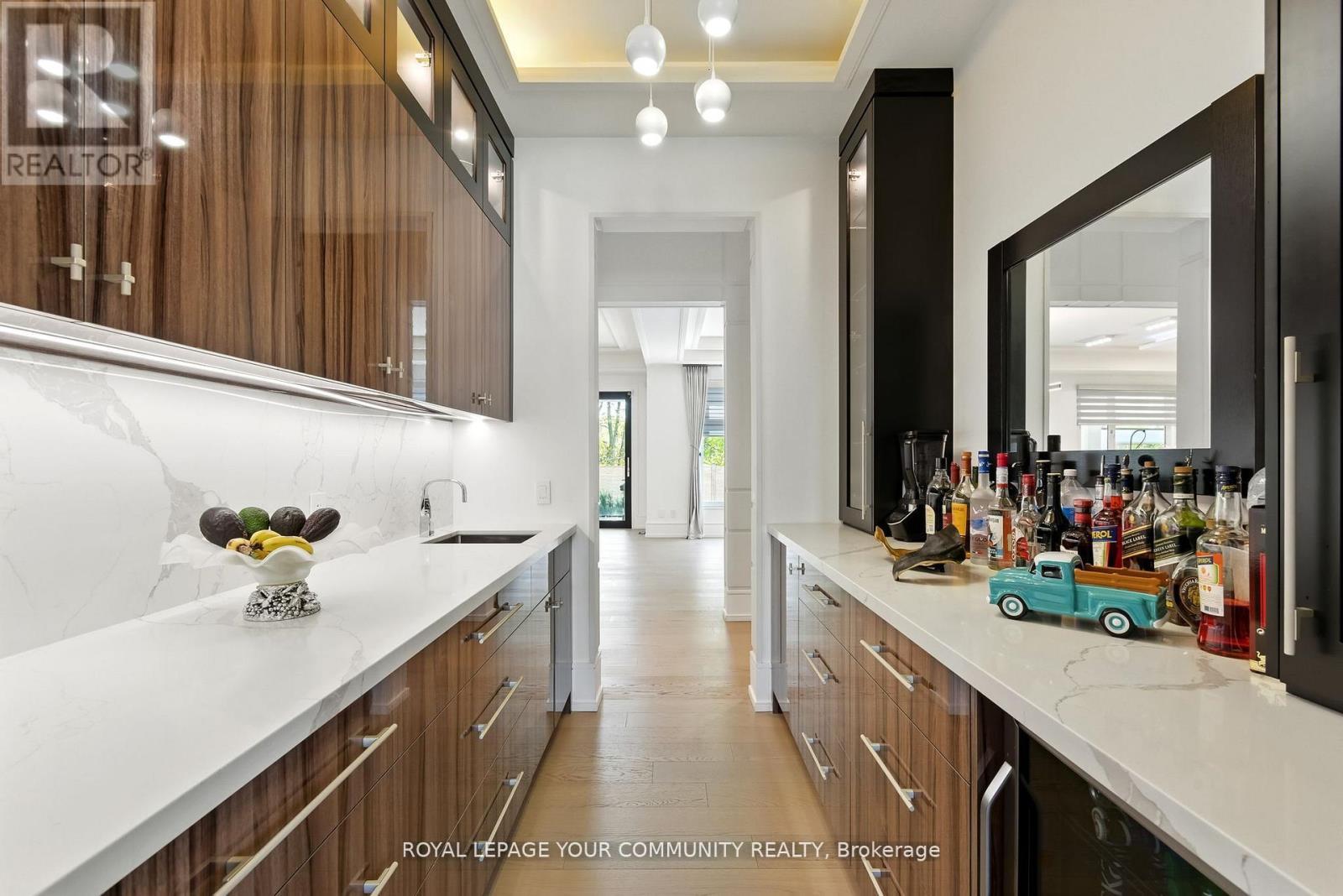 












115 PATRICIA DRIVE

,
King,




Ontario
L7B1H3

