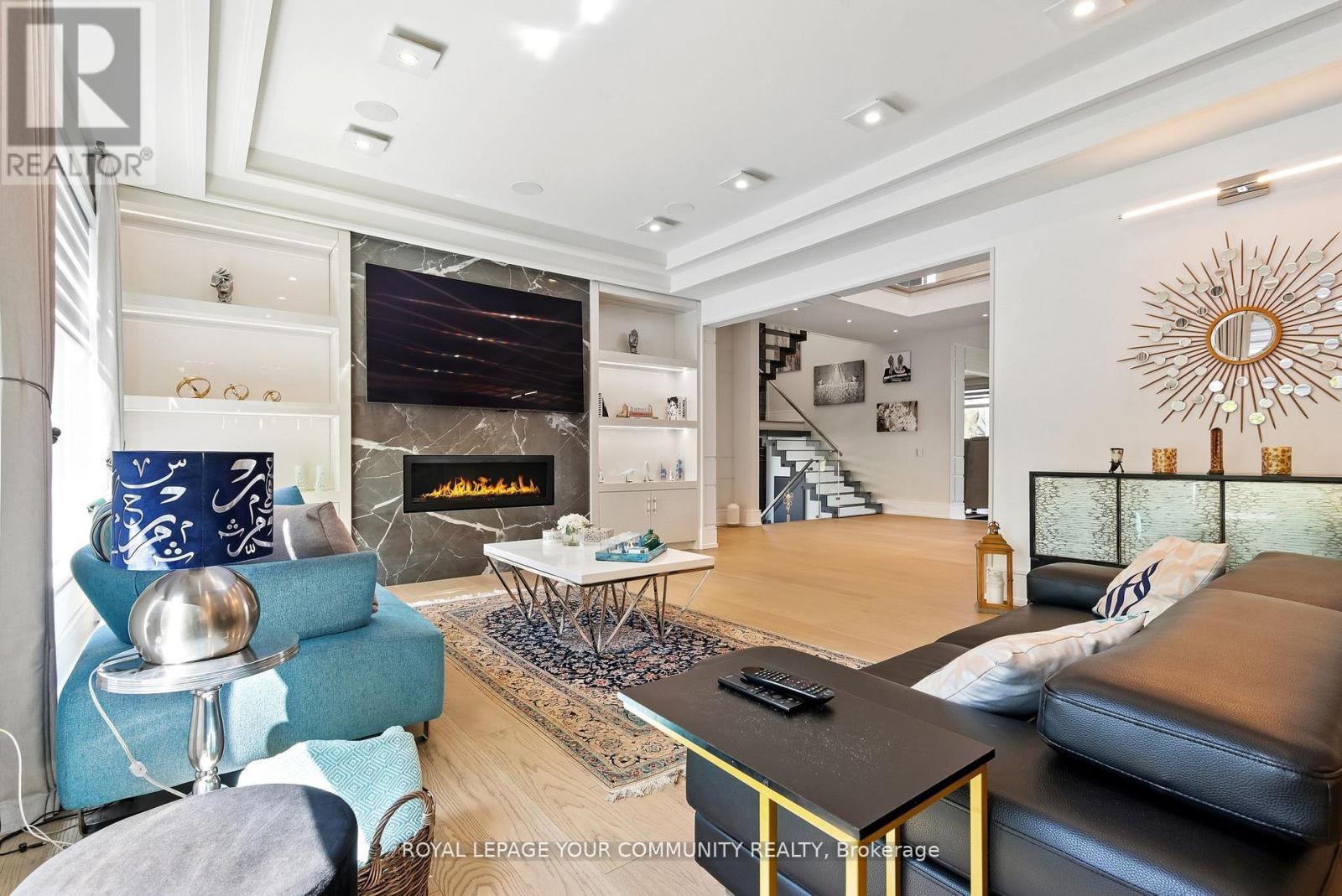 












115 PATRICIA DRIVE

,
King,




Ontario
L7B1H3

