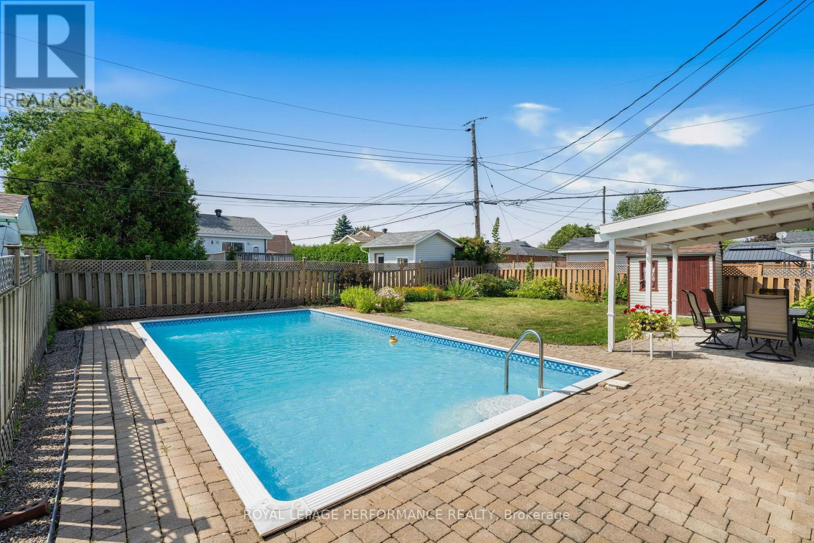 












454 WEST STREET

,
Hawkesbury,




Ontario
K6A2R1

