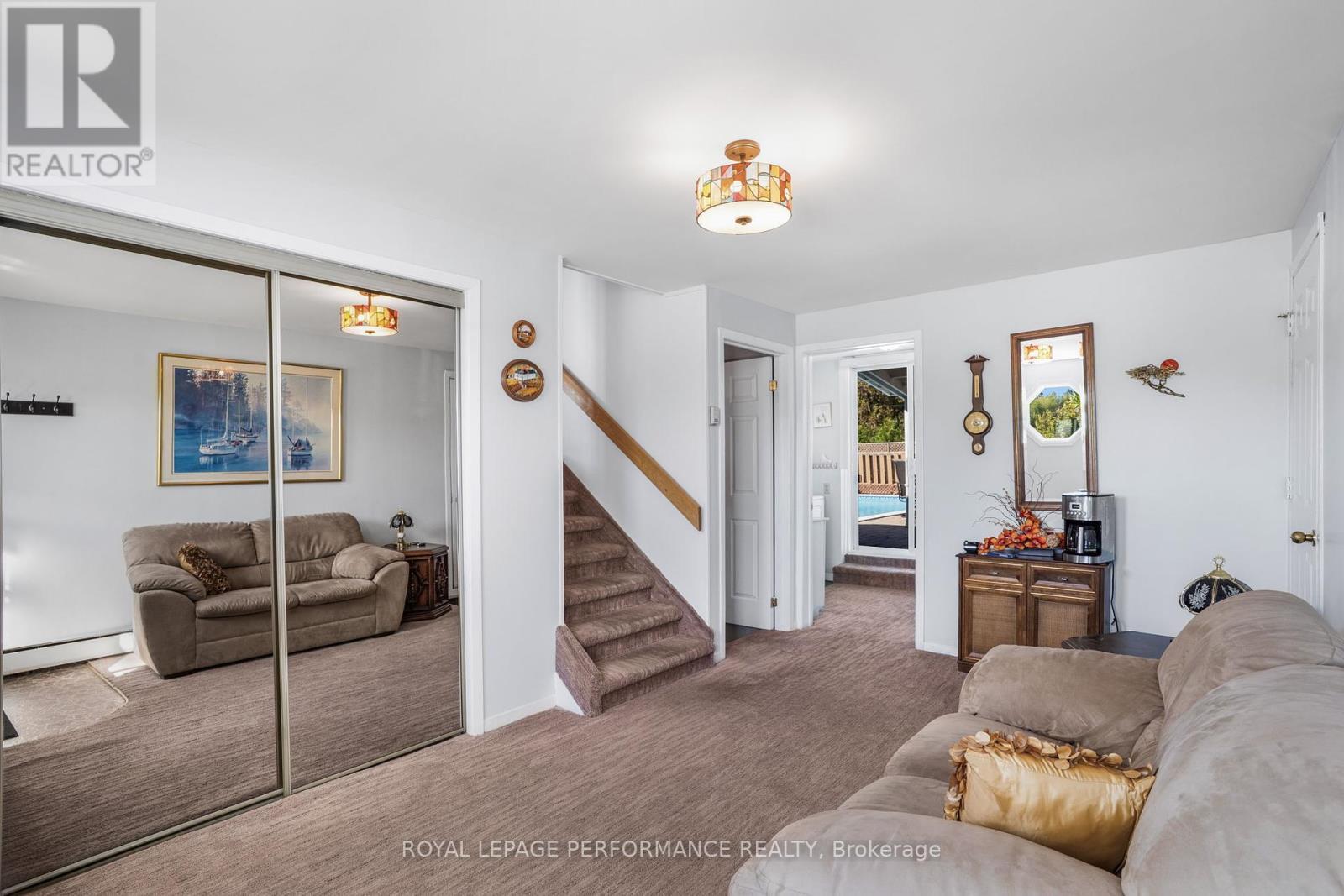 












454 WEST STREET

,
Hawkesbury,




Ontario
K6A2R1

