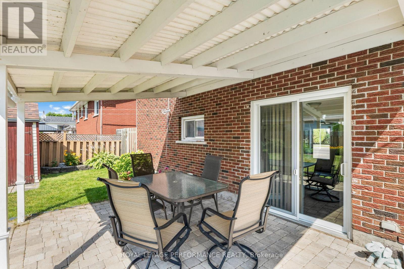 












454 WEST STREET

,
Hawkesbury,




Ontario
K6A2R1

