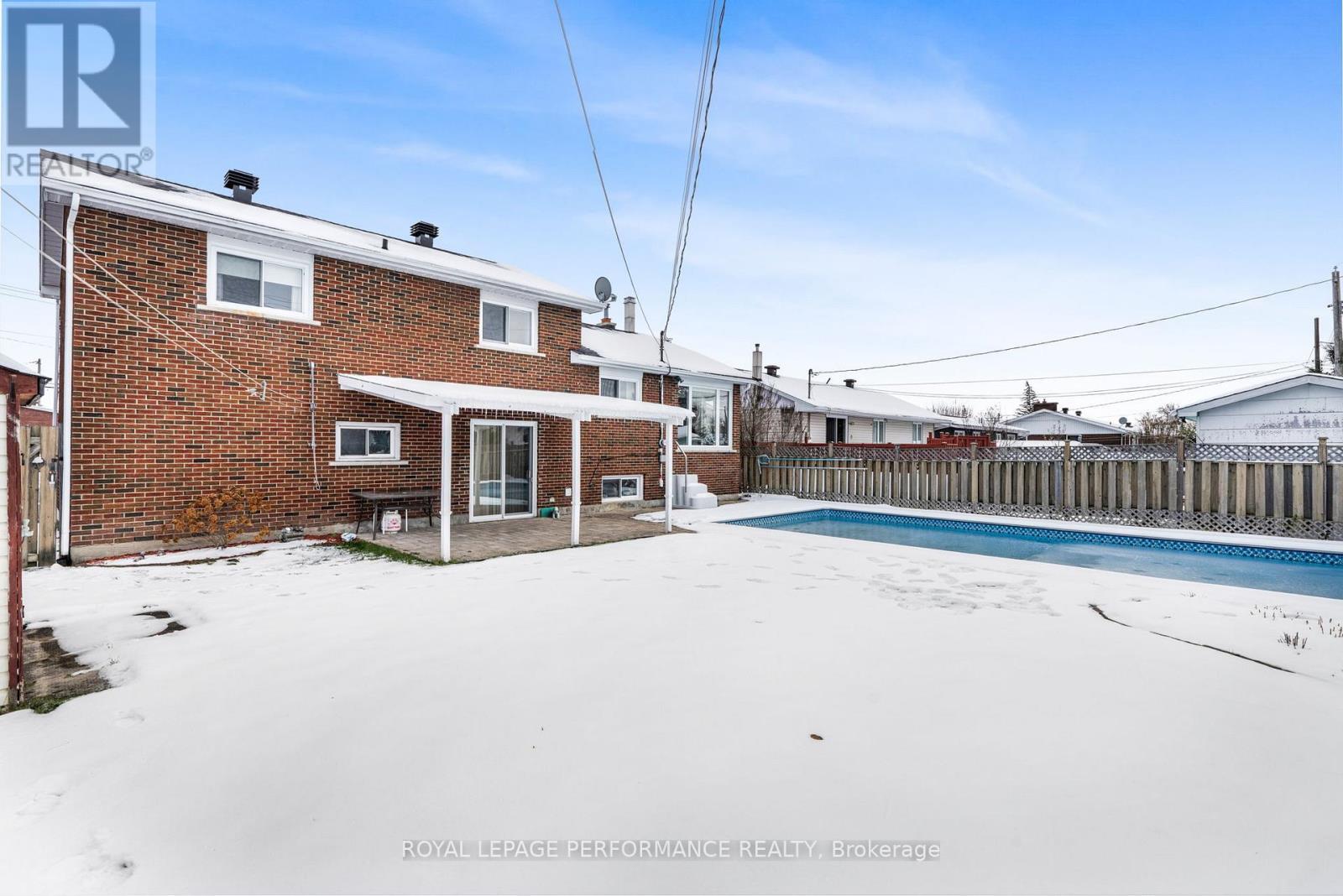 












454 WEST STREET

,
Hawkesbury,




Ontario
K6A2R1

