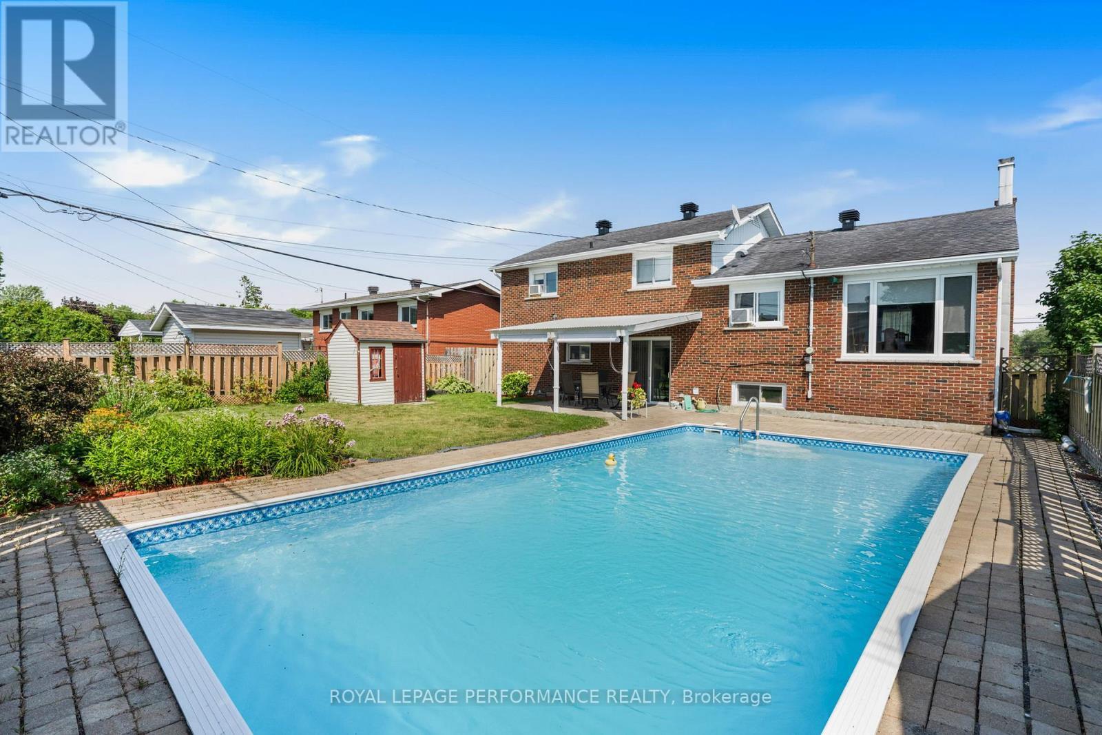 












454 WEST STREET

,
Hawkesbury,




Ontario
K6A2R1

