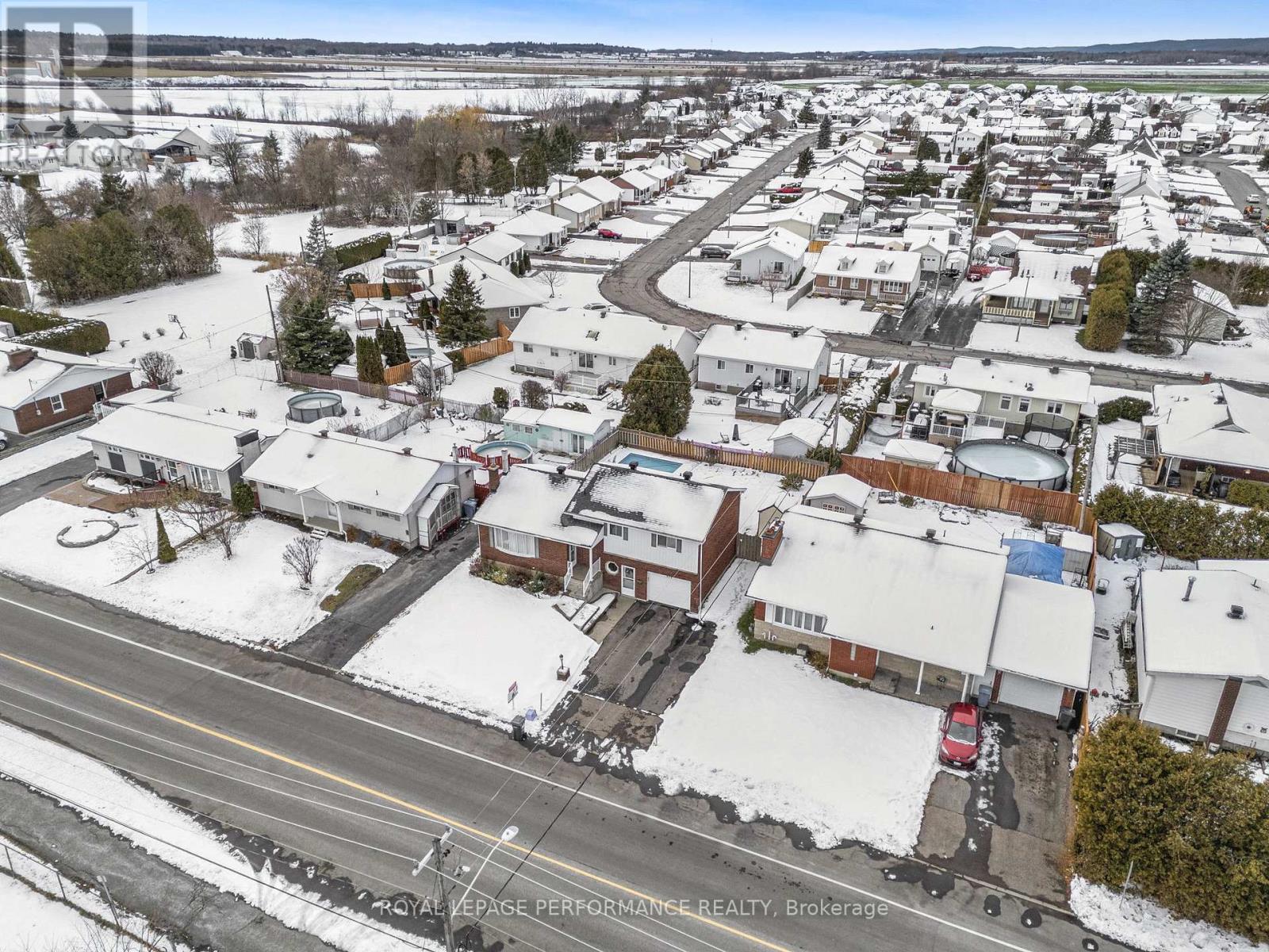 












454 WEST STREET

,
Hawkesbury,




Ontario
K6A2R1

