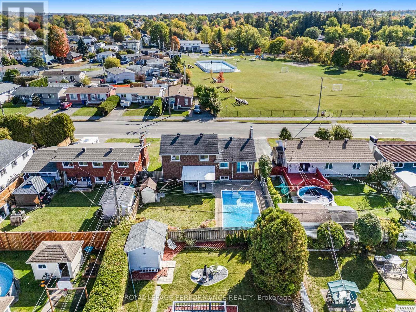 












454 WEST STREET

,
Hawkesbury,




Ontario
K6A2R1

