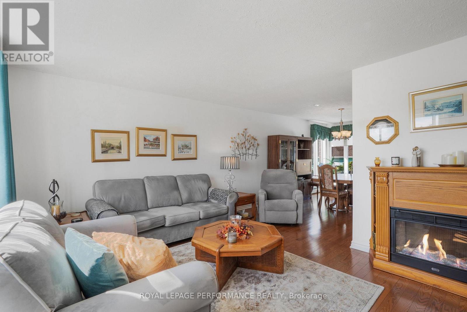 












454 WEST STREET

,
Hawkesbury,




Ontario
K6A2R1

