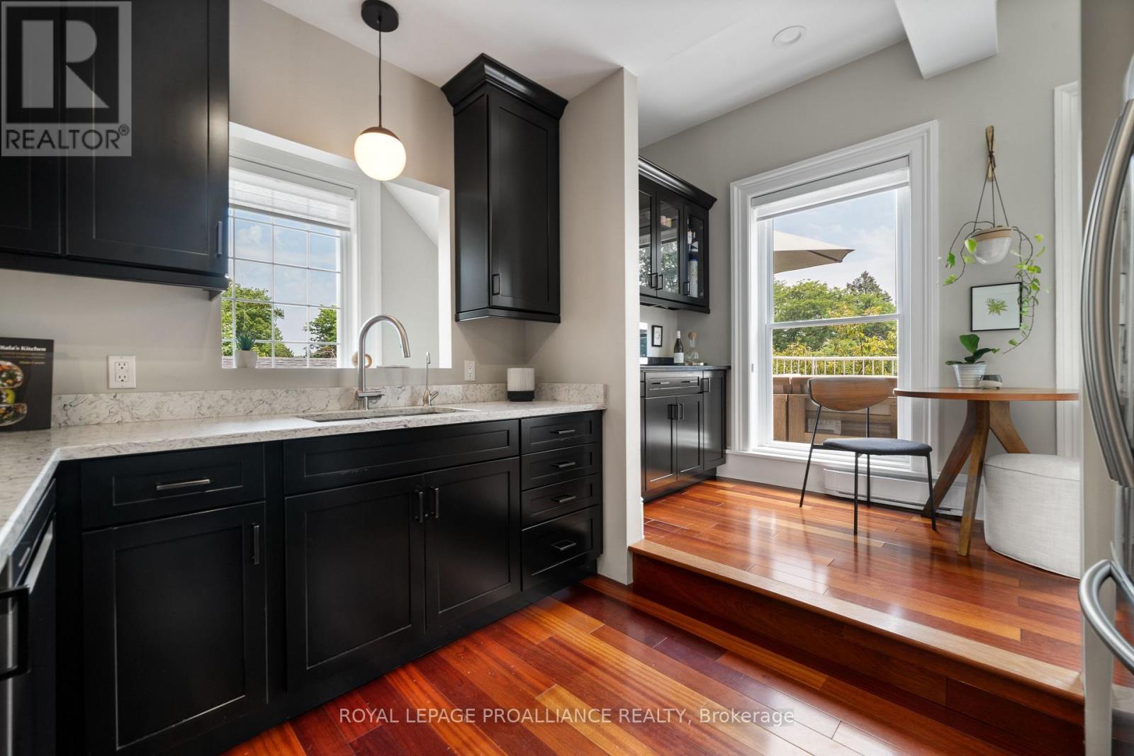 












3 - 99 BRIDGE STREET E

,
Belleville (Belleville Ward),




Ontario
K8N1M2

