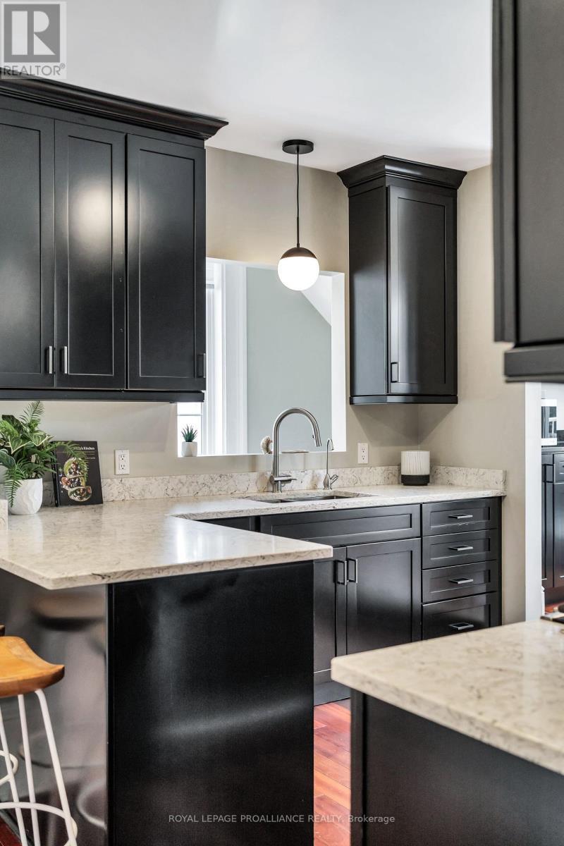 












3 - 99 BRIDGE STREET E

,
Belleville (Belleville Ward),




Ontario
K8N1M2

