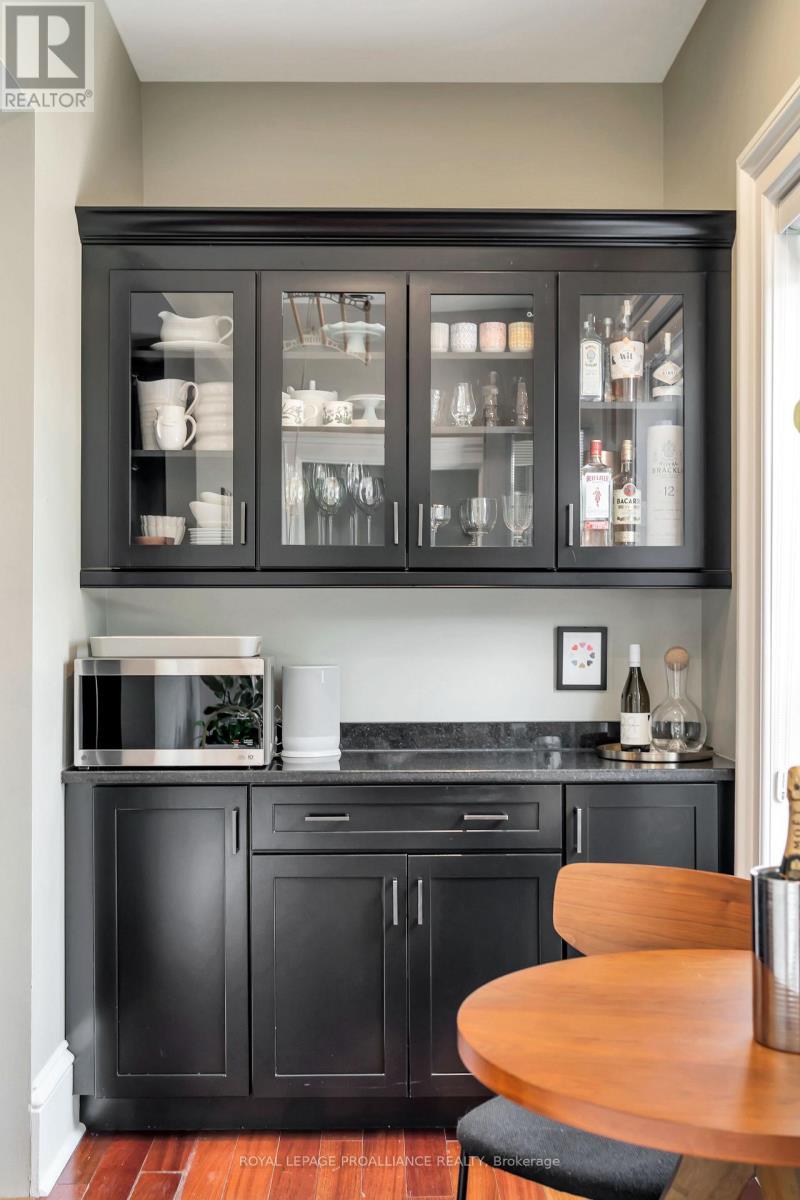 












3 - 99 BRIDGE STREET E

,
Belleville (Belleville Ward),




Ontario
K8N1M2

