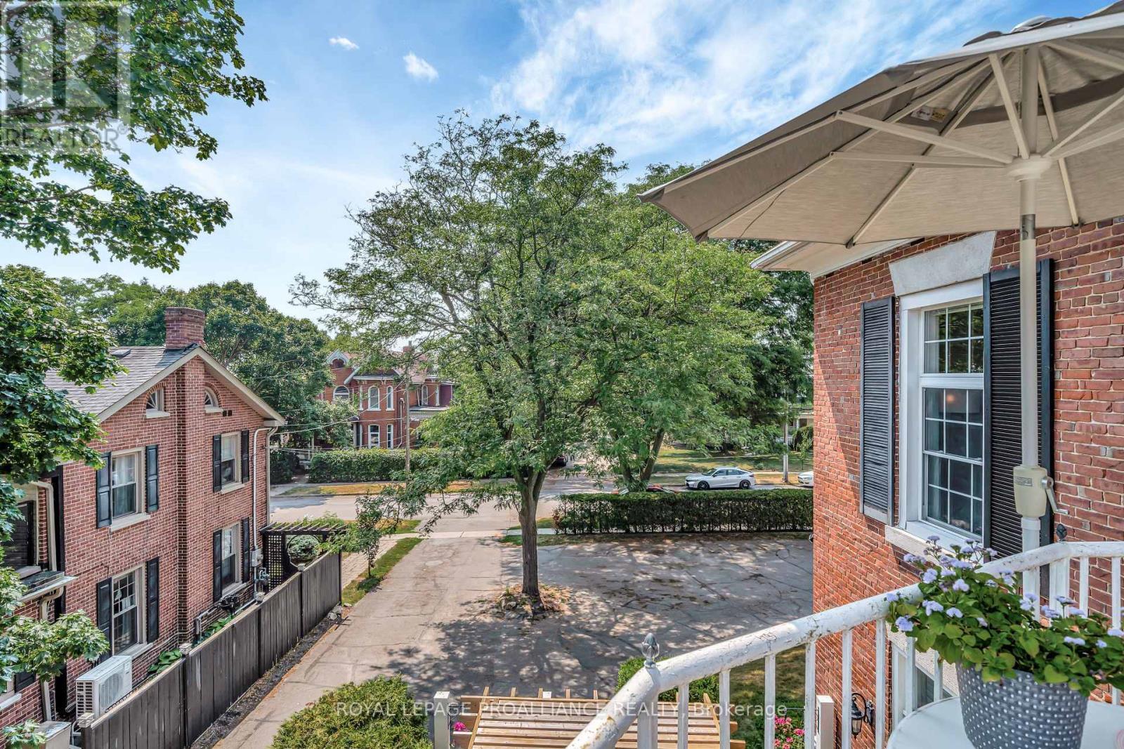 












3 - 99 BRIDGE STREET E

,
Belleville (Belleville Ward),




Ontario
K8N1M2

