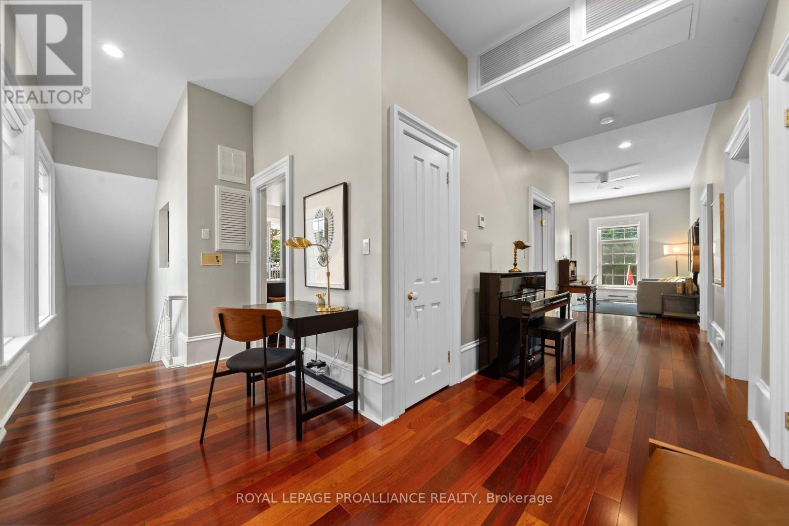 












3 - 99 BRIDGE STREET E

,
Belleville (Belleville Ward),




Ontario
K8N1M2

