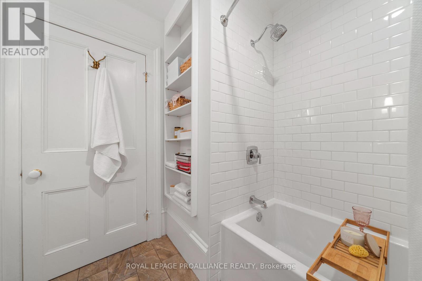 












3 - 99 BRIDGE STREET E

,
Belleville (Belleville Ward),




Ontario
K8N1M2

