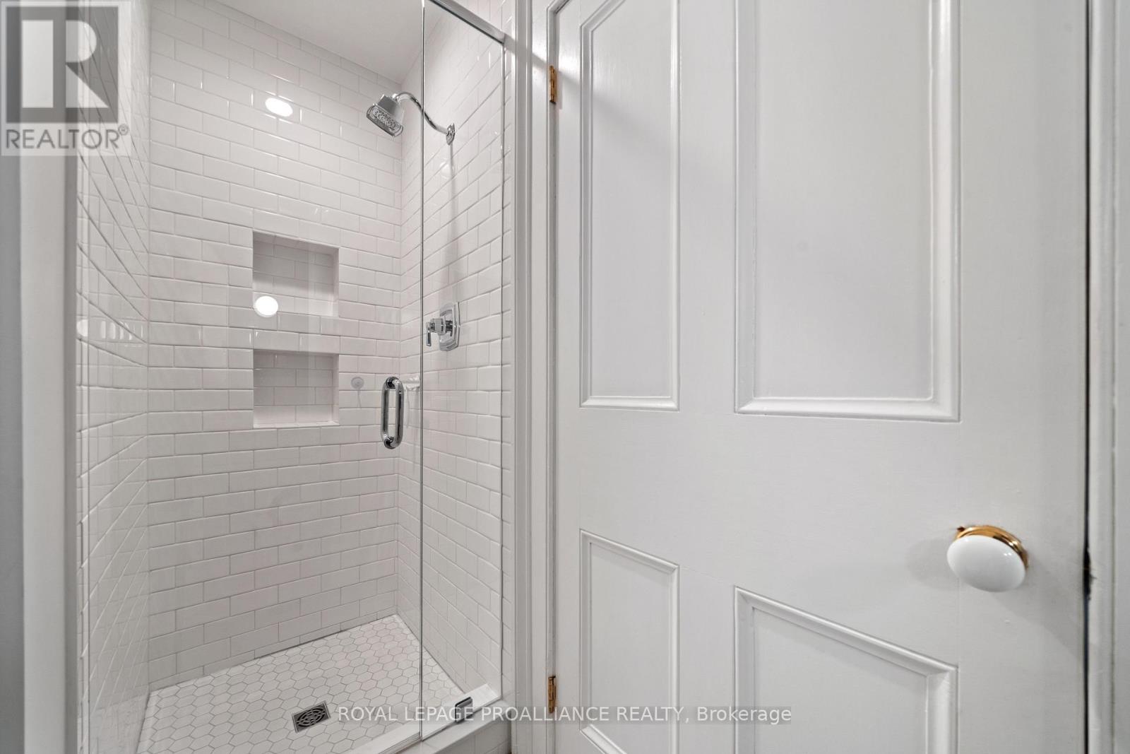 












3 - 99 BRIDGE STREET E

,
Belleville (Belleville Ward),




Ontario
K8N1M2

