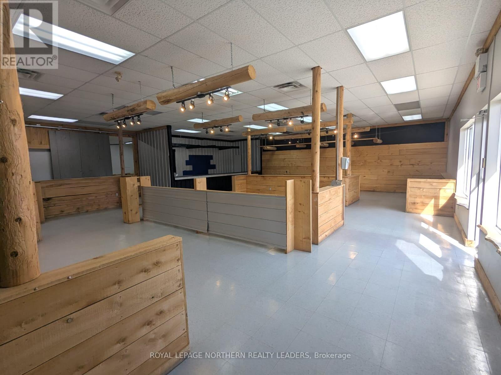 












1052 RIVERSIDE DRIVE

,
Timmins (MTJ - Main Area),




Ontario
P4N3W3

