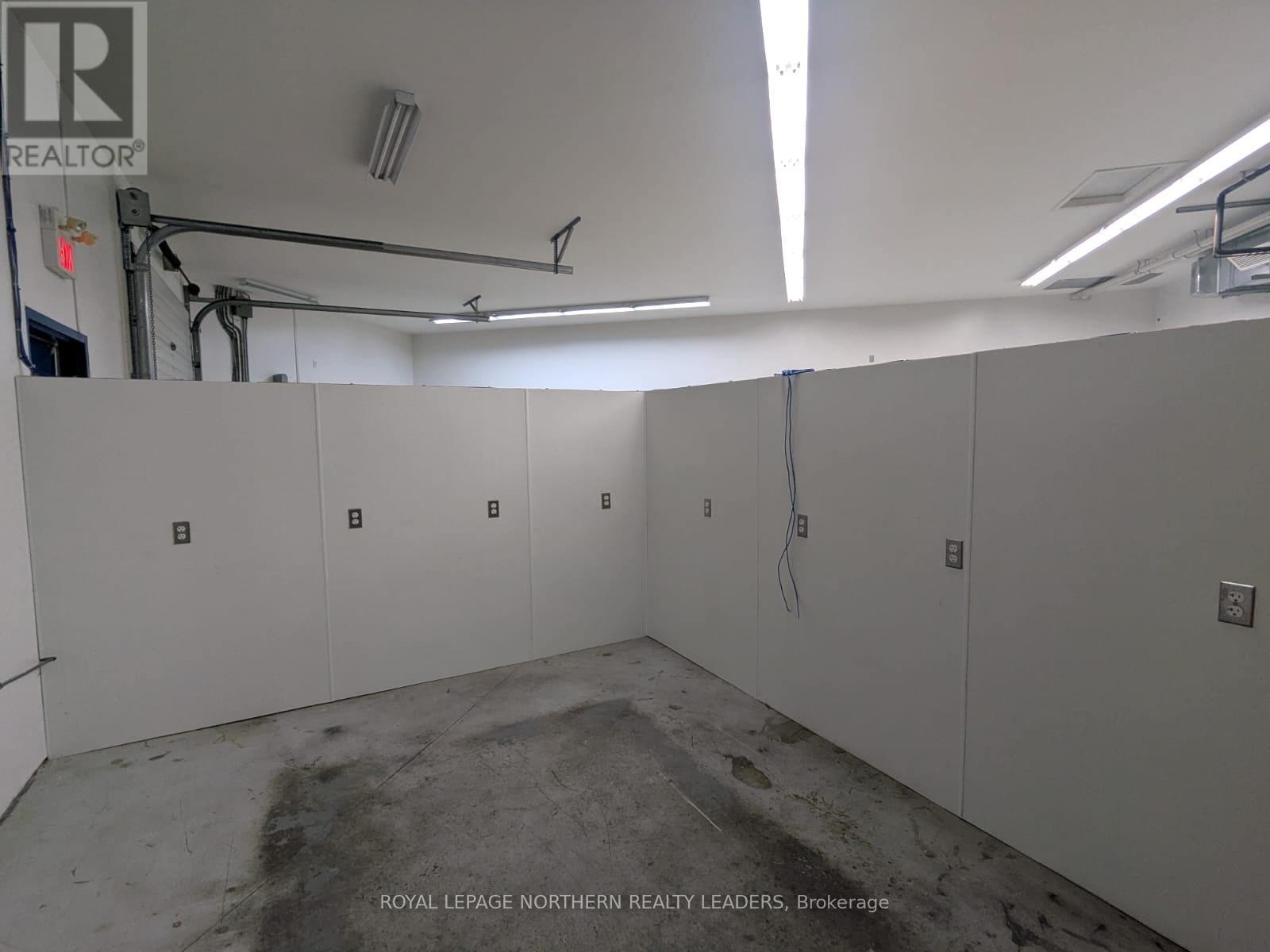 












1052 RIVERSIDE DRIVE

,
Timmins (MTJ - Main Area),




Ontario
P4N3W3

